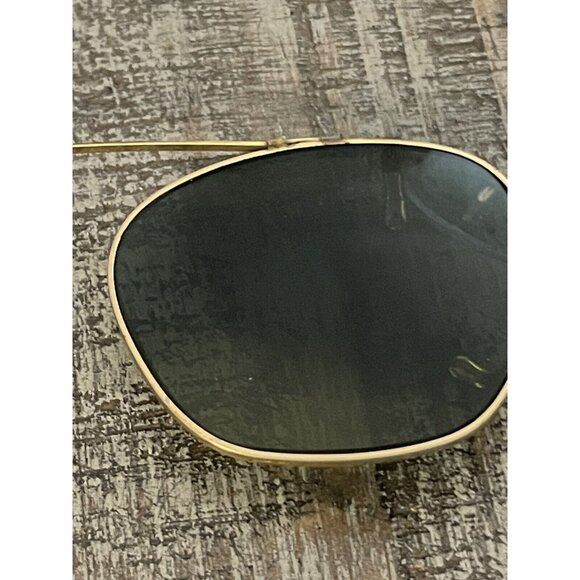 VTG Green Lens Clip-On Sunglasses / Unisex Accessory / Man Woman Gold Tone Frame - Picture 5 of 14